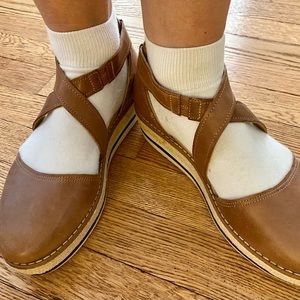 Timbaland sandals. Women’s US size 8. Light brown leather.